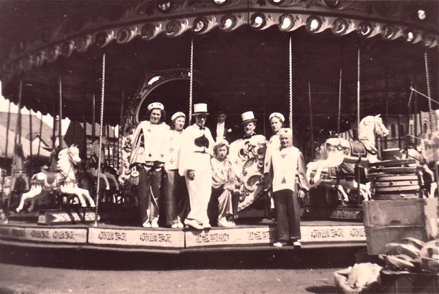 Dat waren al de mensen uit ons dorp die in de loop der jaren de flosj hadden getrokken. Mensen van aanzien hoor!